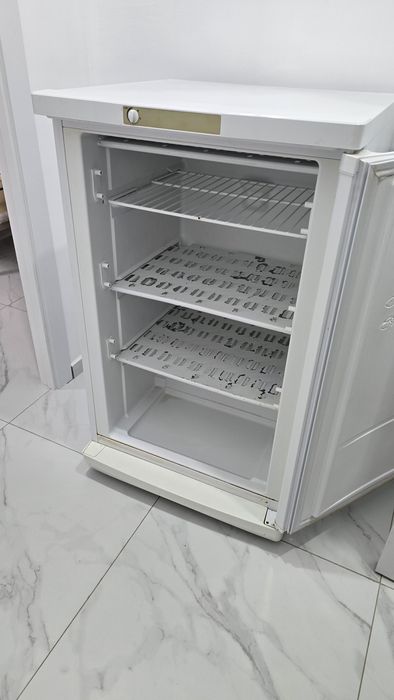Продам морозильник