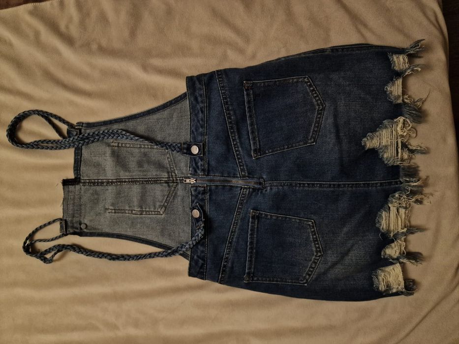 Джинсовый комбинезон