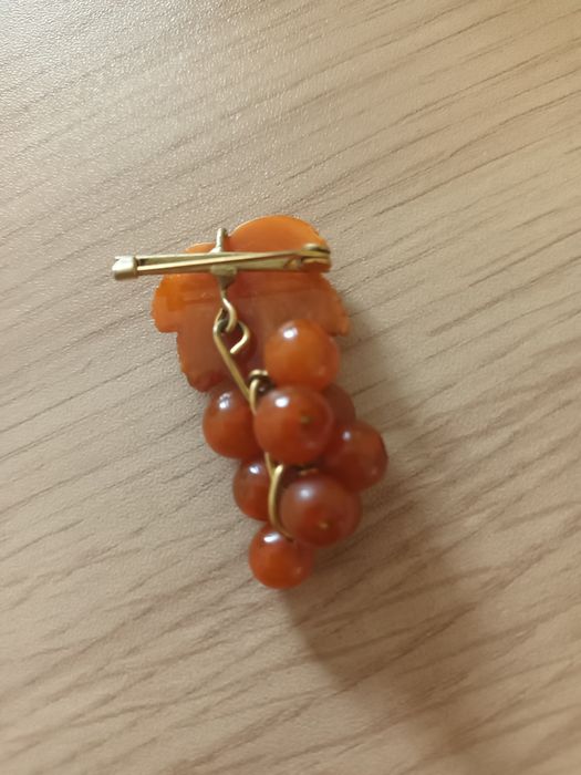 Руски бижута - гривна с ест. перли и злато и брошка с кехлибар