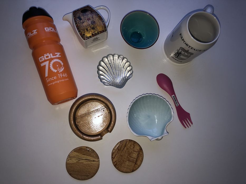 Декорации за дома- съдове,термоси, халби, каничка за мляко и други