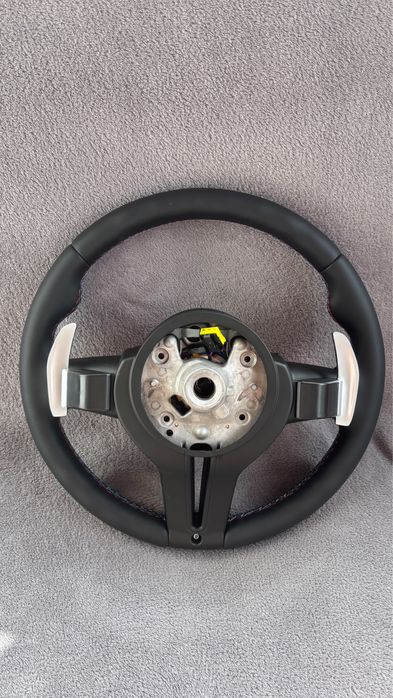 Volan BMW M, compatibil cu generatiile F, F30 F10 F01 F15 F16 F31 F11 F36 F34 F32
