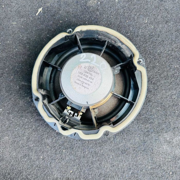 boxa vw  golf 6 fata