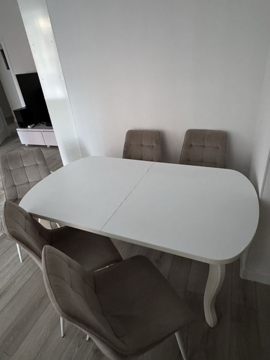 Стол со стульями