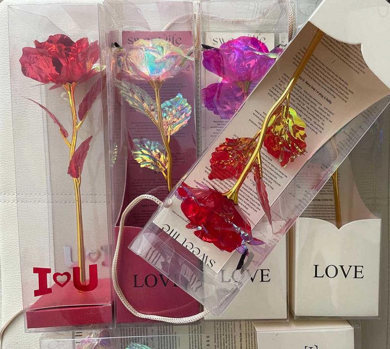 Вечна роза в кутия!Подарък за жена,момиче!Свети Валентин,8 март