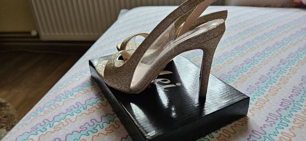 Sandale femei marimea 35