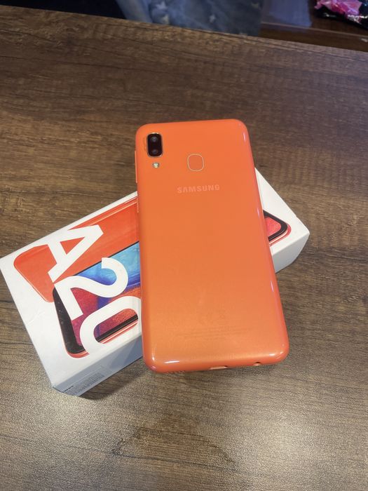 Samsung A20e.