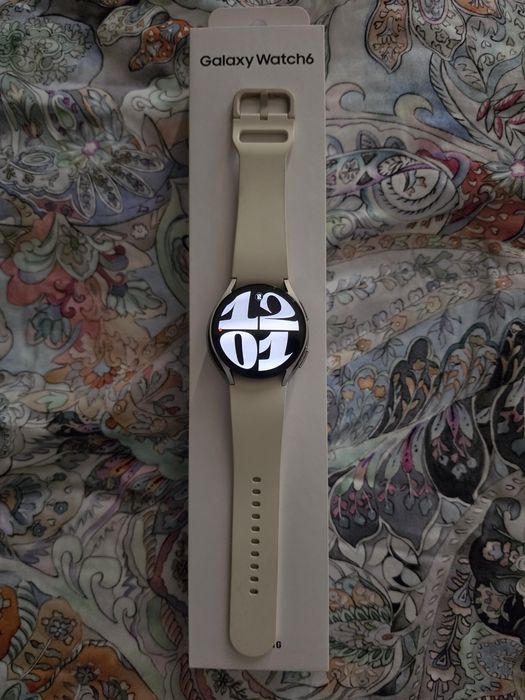 Samsung Galaxy Watch6 40 мм Gold (SM-R930)