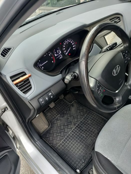 Hyundai i20 Black Line 1,25 /85CP 2015(octombrie) 6900€ ușor negociabil. Se vinde deoarece am trecut la Hyundai hibrid!