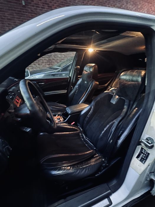 Продам Mercedes E200
