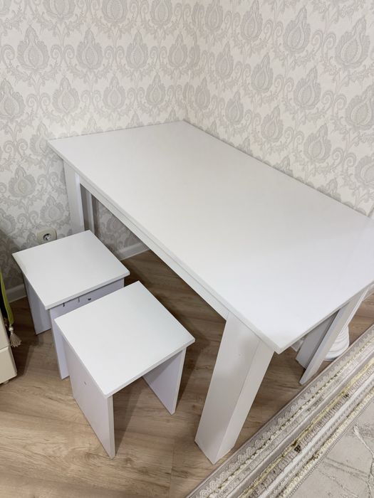 Стул и стулья белый