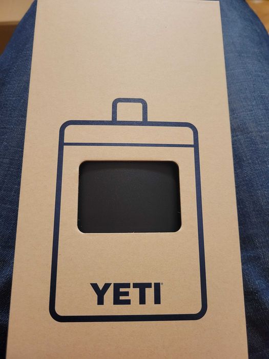 Yeti Патронче/Манерка/Бутилка за алкохол и други - уникална!