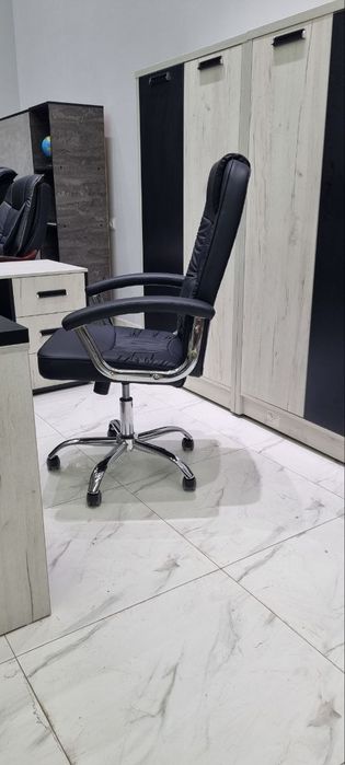 Kreslo leo.  Leo vizitor Лео кресло  Элегантное кресло для руководител