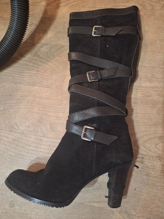 Дамски черни ботуши