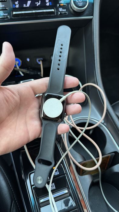 aple watch SE продам