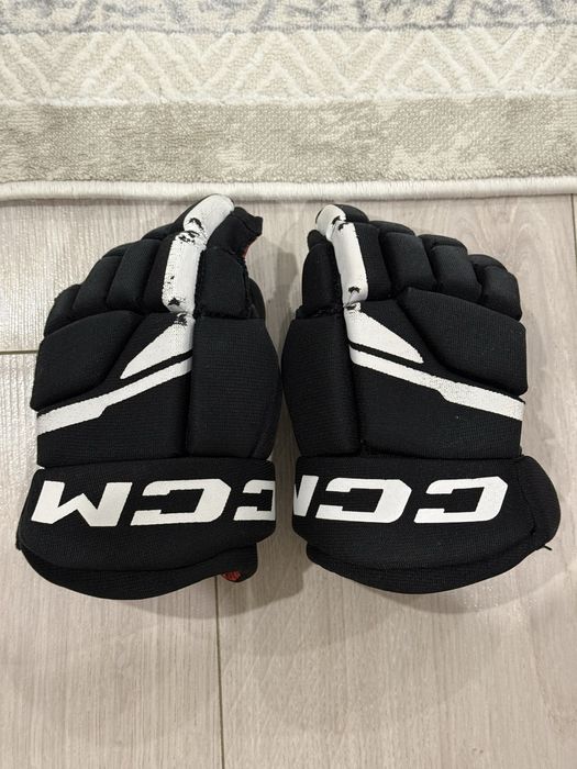 Хоккейные перчатки краги CCM 9 размер