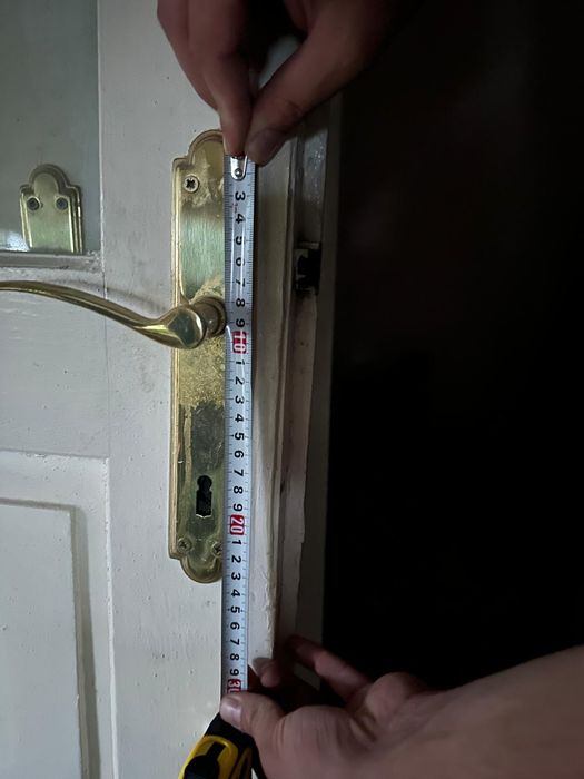 Usi vechi de vanzare