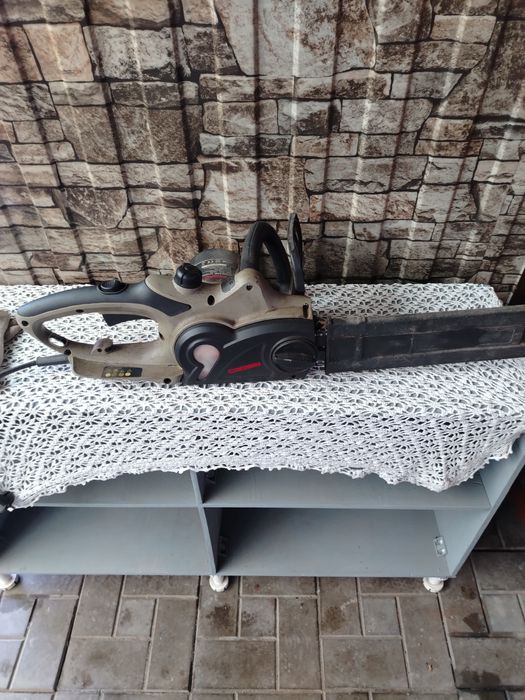 Электропила Crown