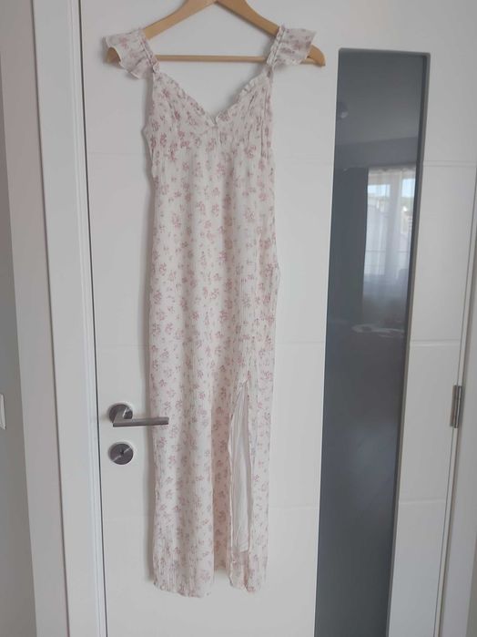 Ефирна рокля Bershka