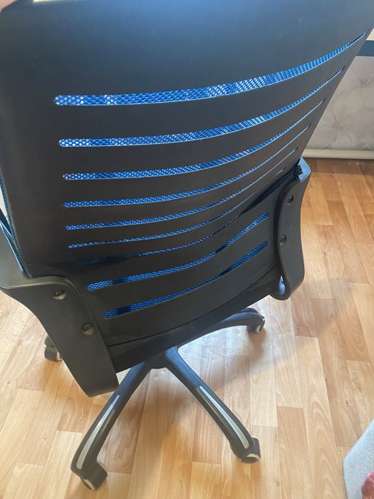 Продам кресло офисное