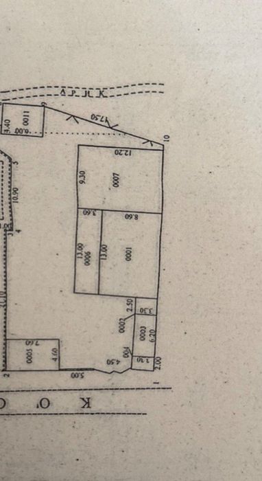 9 sotixlik 5 xona tayor uy va 4 xona bitmagan uy Gaz svet ichimlik suv