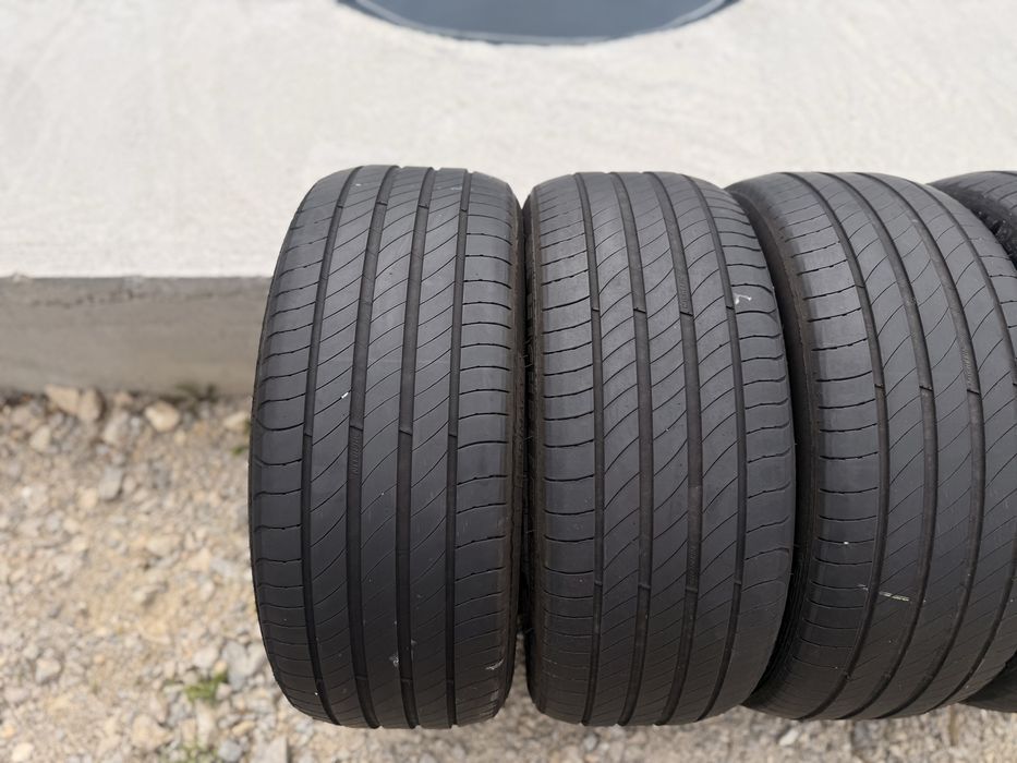 Летни гуми 205/45/17 ДОТ:21 MICHELIN