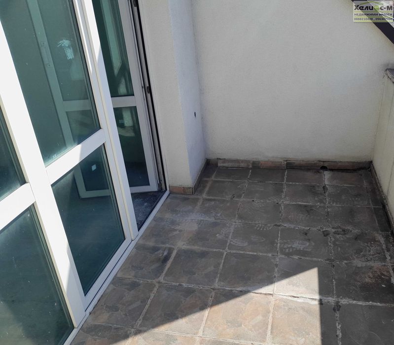 Тристаен апартамент до трето и четвърто училище, гр.Монтана