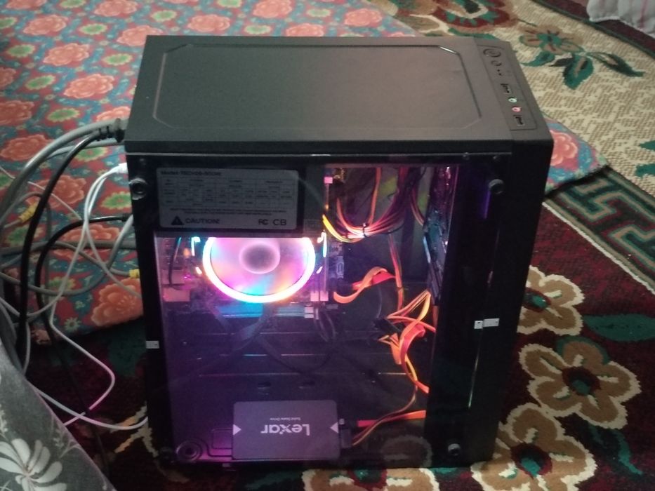 Kompuyter bor Xolati yangi faqat olib ishlatish kerak xolos