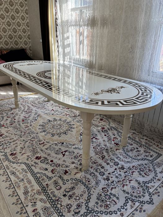 Ас үйге арналған әдемі үстел сатылады