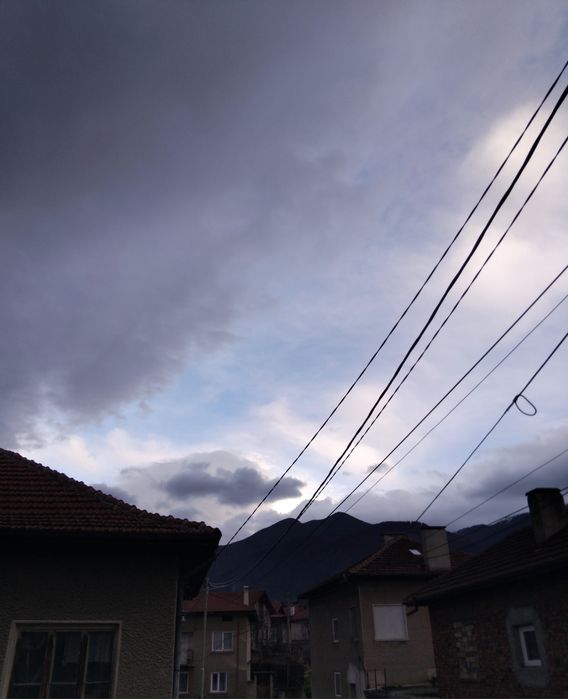 Продава къща в с.Самораново общ.Дупница