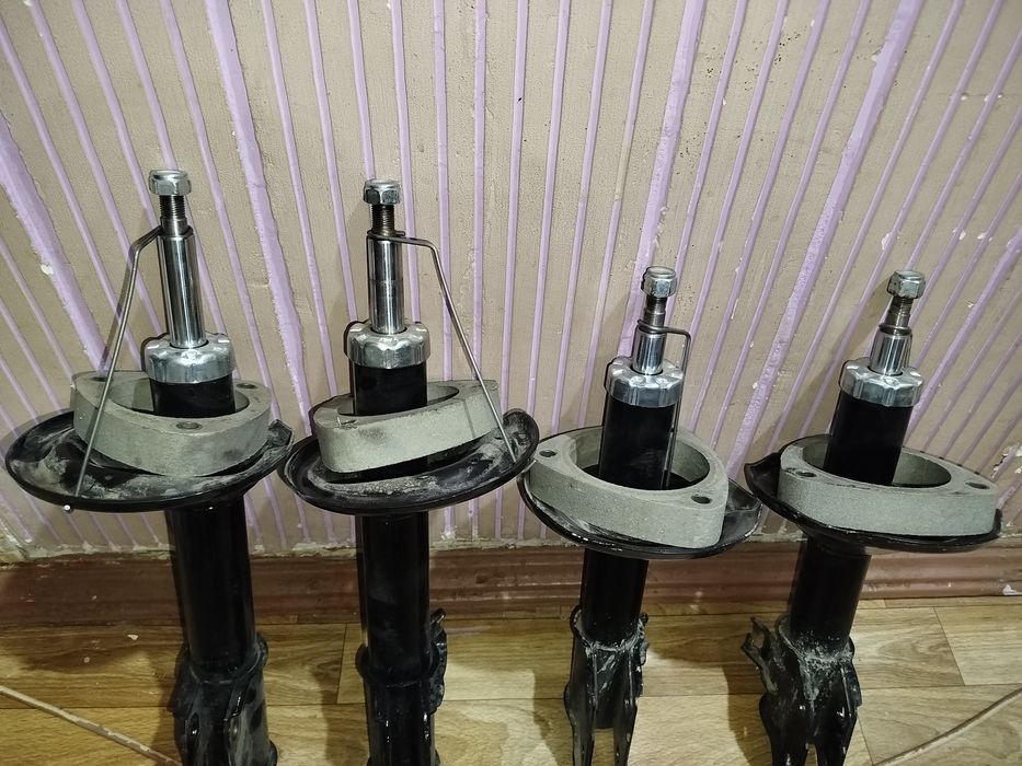 Стойки на Субару Легаси с проставками