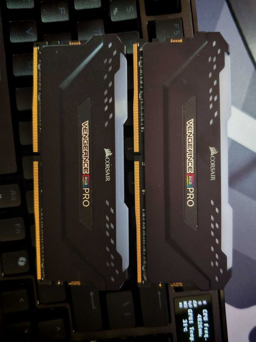 Рам памет Corsair Vengeance RGB Pro 32GB (2x16GB) DDR4 3200Mhz