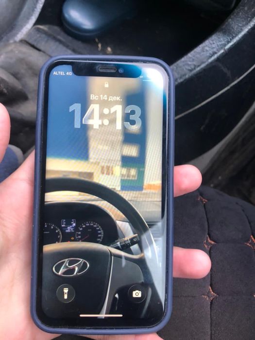 Продам Айфон 12 мини