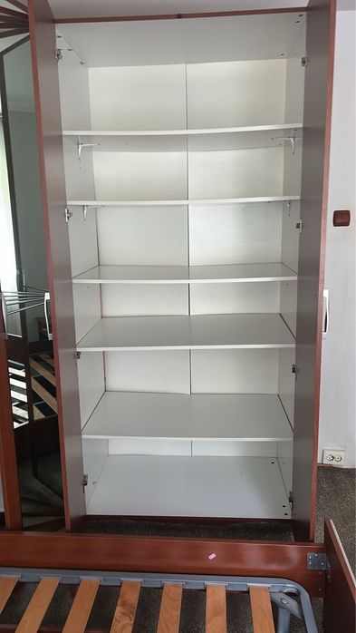 Titlu: Set complet mobilă dormitor (Dulap 4 uși cu oglindă + Pat + 2 Noptiere)