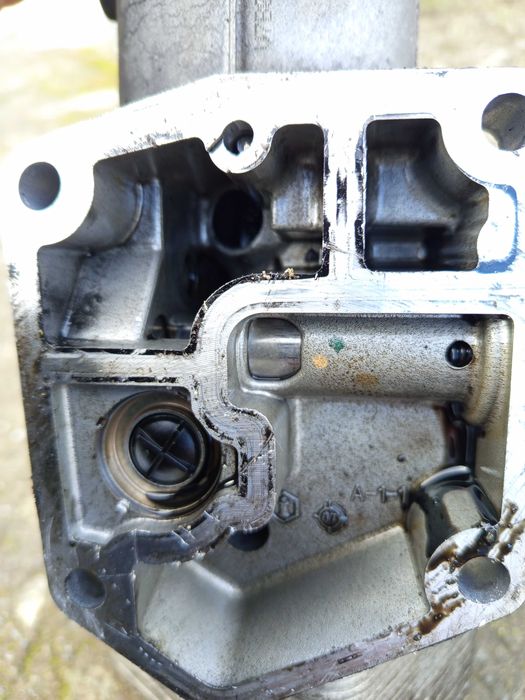 Корпус маслен филтър