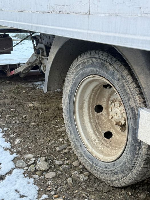 Vând Iveco sau schimb cu bascula 3,5 T sau cu IFRON