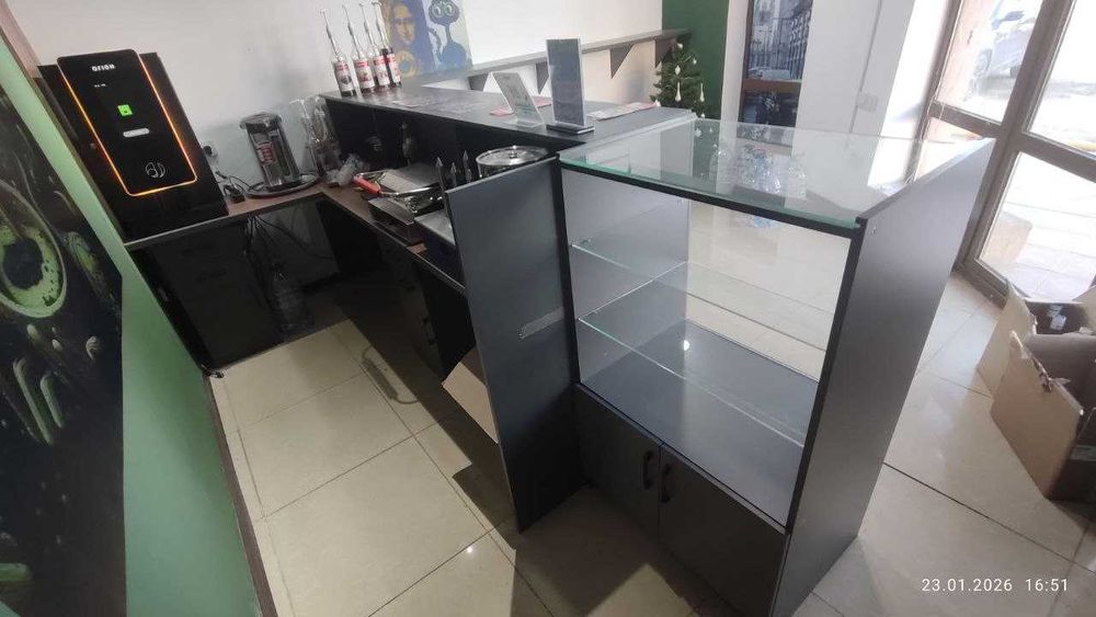 Барная стойка + витринная стойка (со шкафчиками)