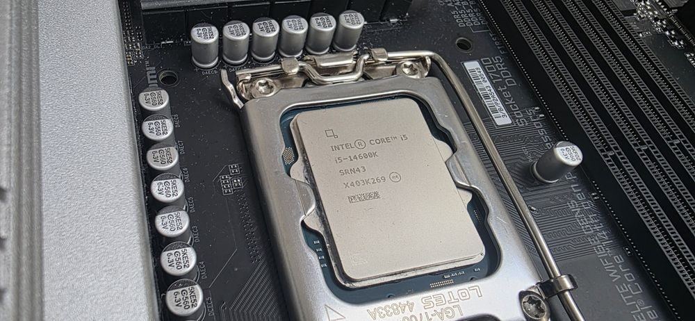 Kit 14600k Aorus B760m elite 32gb ddr5 si cooler