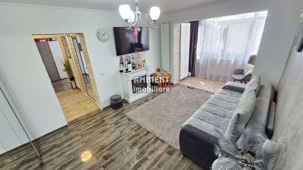 Apartament cu 3 camere semidecomandate, zona Alecu  DONICI,