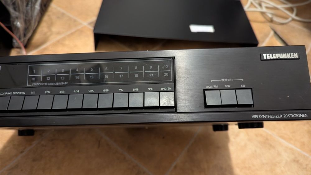 Tuner Telefunken HT870 - rezervat