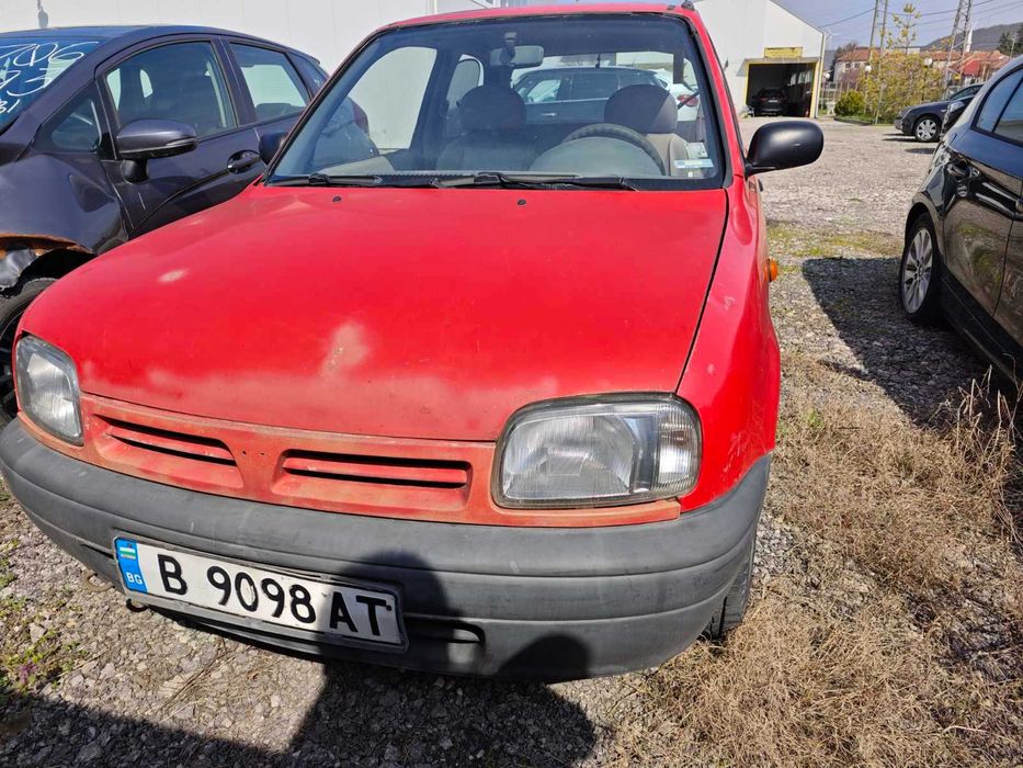 Продавам Нисан Микра 1.0