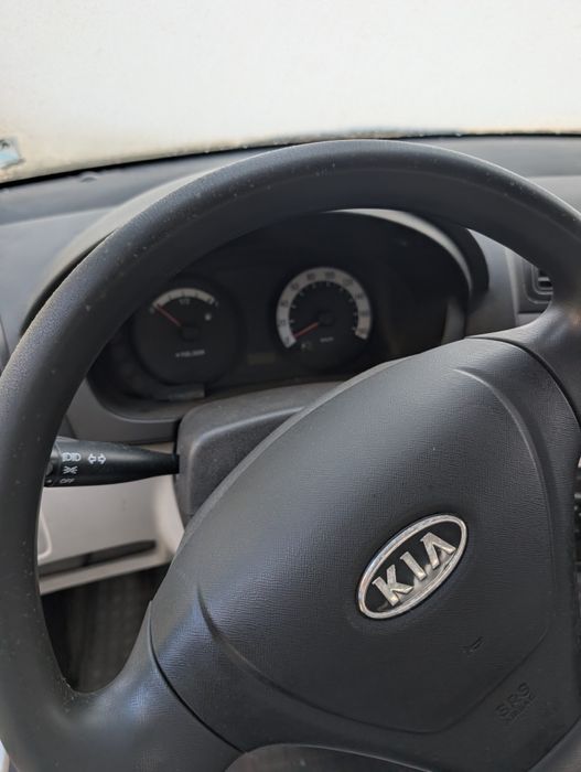 Vând KIA Picanto avariată