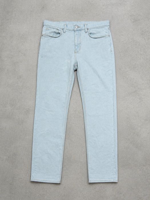 Blugi aproape ca noi slim fit