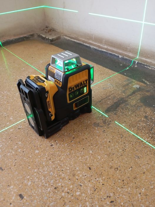 Nivel laser dewalt 12 linii. Nou