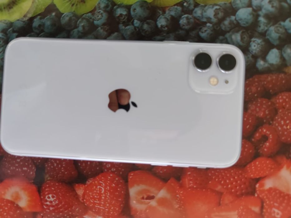 Айфон 11 срочно продам