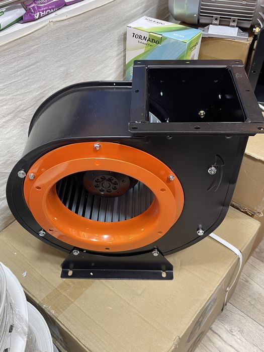 Продается вентиляционный вентилятор улиток 220в