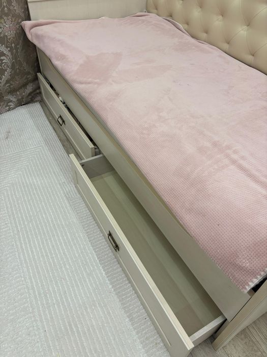 Продам одноместную кровать 2 шт