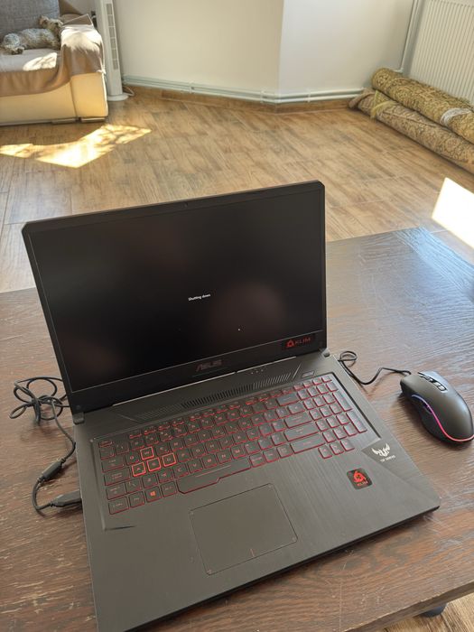 Vand laptop gaming Asus 17inch ssd 1Tb 16Gb Ram