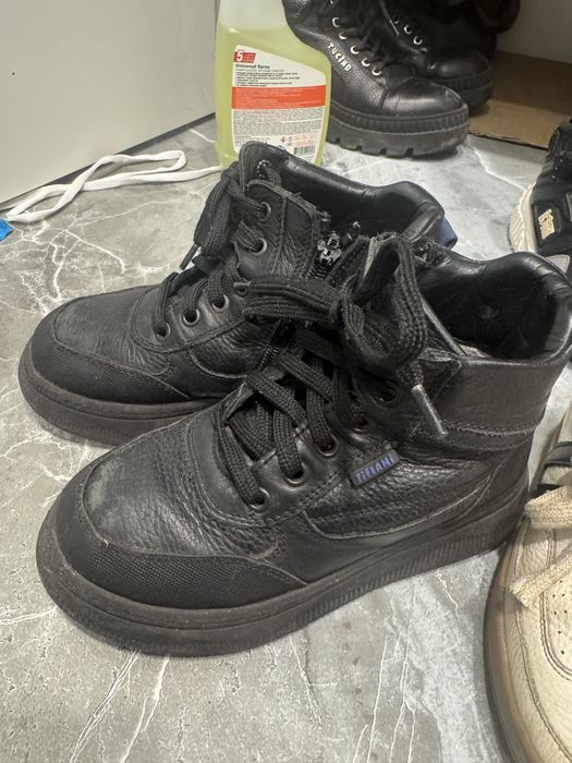 Продам детскую обувь