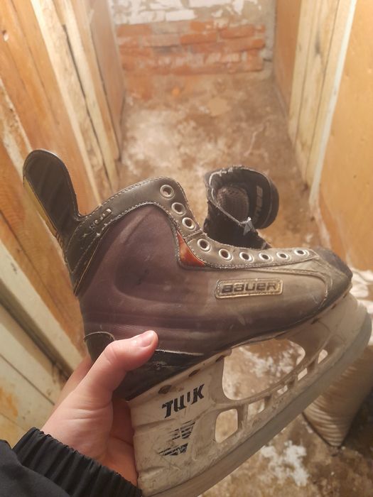 Продам коньки Bauer