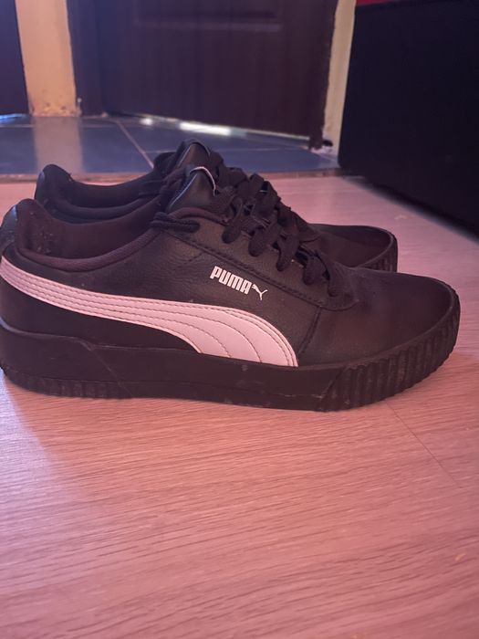 Vand adidasi puma de dama marimea 40 plata se face la livrare